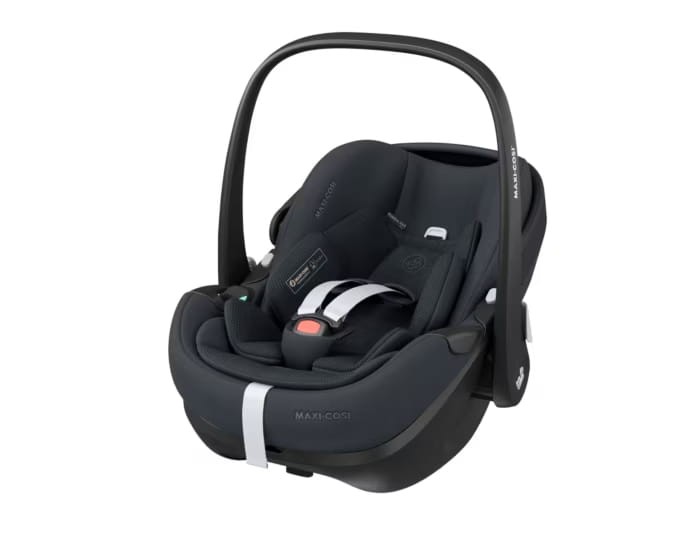 8052750111_2024_maxicosi_carseat_babycarseat_pebble360pro2_grey_essentialgraphite_3qrtleft (1).jpg