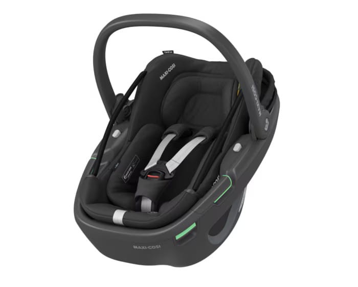 8559672111_2022_maxicosi_carseat_babycarseat_coral360_black_essentialblack_3qrtleft.jpg