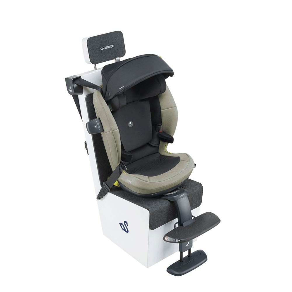 Swandoo_adjustable_footrest_booster_2.gif